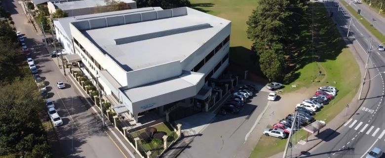 Mais de três décadas de excelência, credibilidade e compromisso